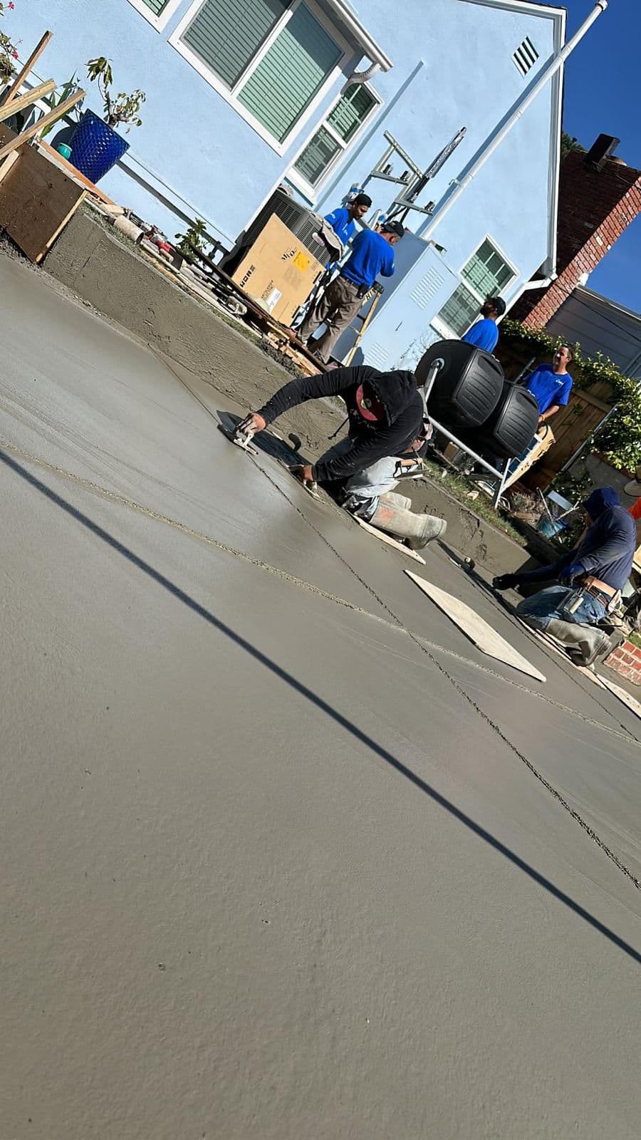 Concrete vs Asphalt Driveway in Los Angeles: Cost & Comparison Guide