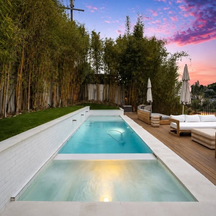 MG Construction & Decks's Pools & Backyard in Los Angeles