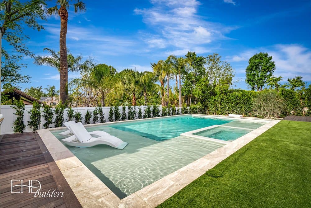 Featured Project's Pools & Backyard in Los Angeles